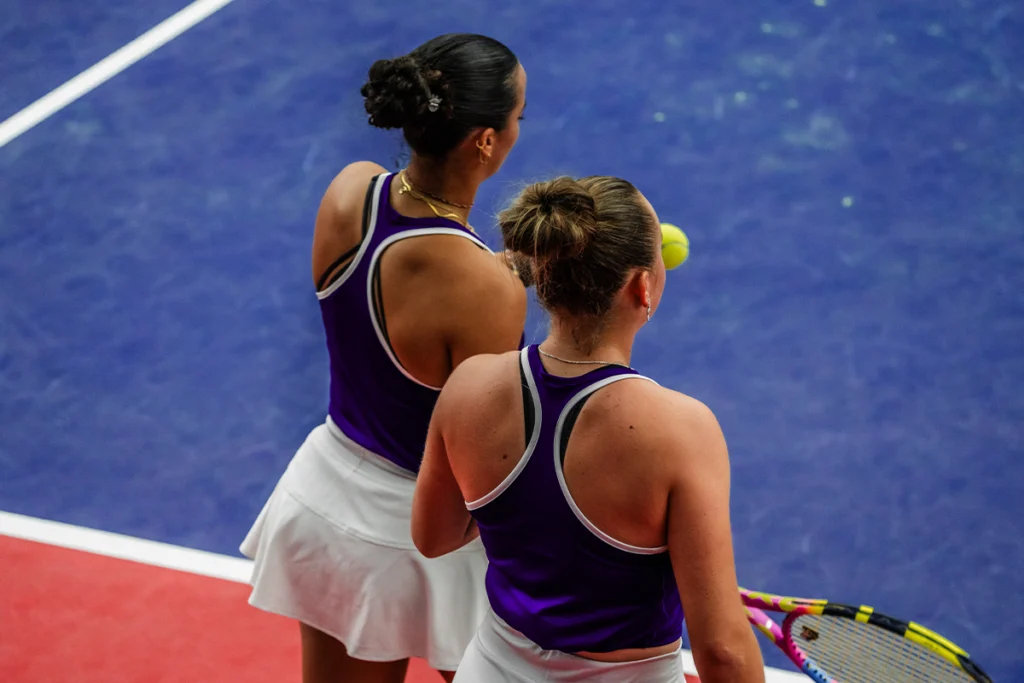 Xenia Jeromin with team mate